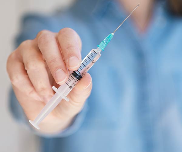 رعایت اصول بهداشتی و پیشگیری از عفونت در مدیریت تزریقی