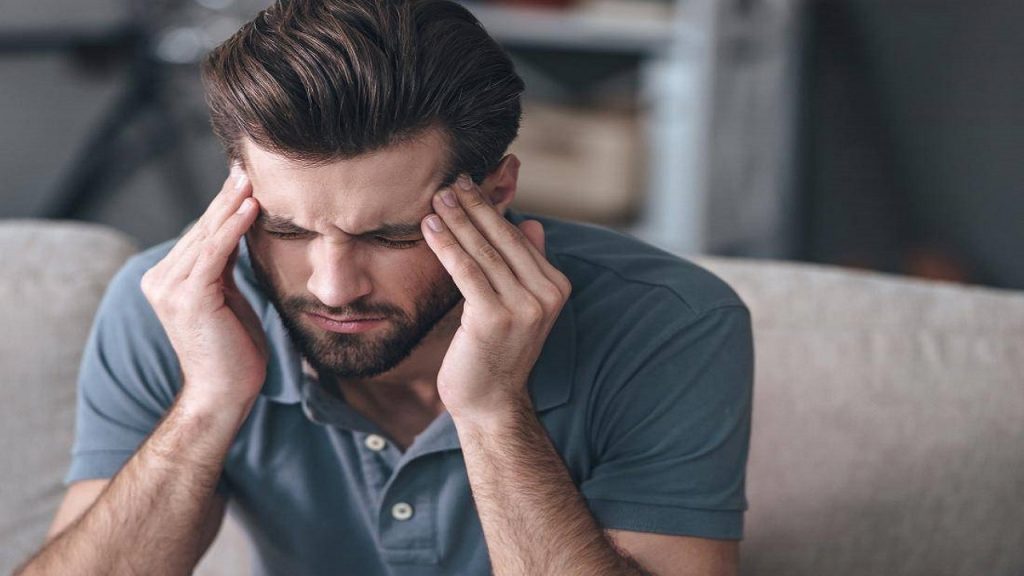 ۵ کاری که نورولوژیست‌ها هنگام سردرد انجام می‌دهند