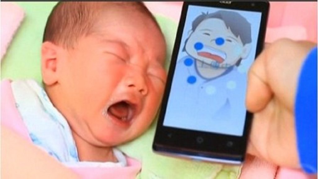 ساخت دستگاه ترجمه گریه نوزادان برای والدین