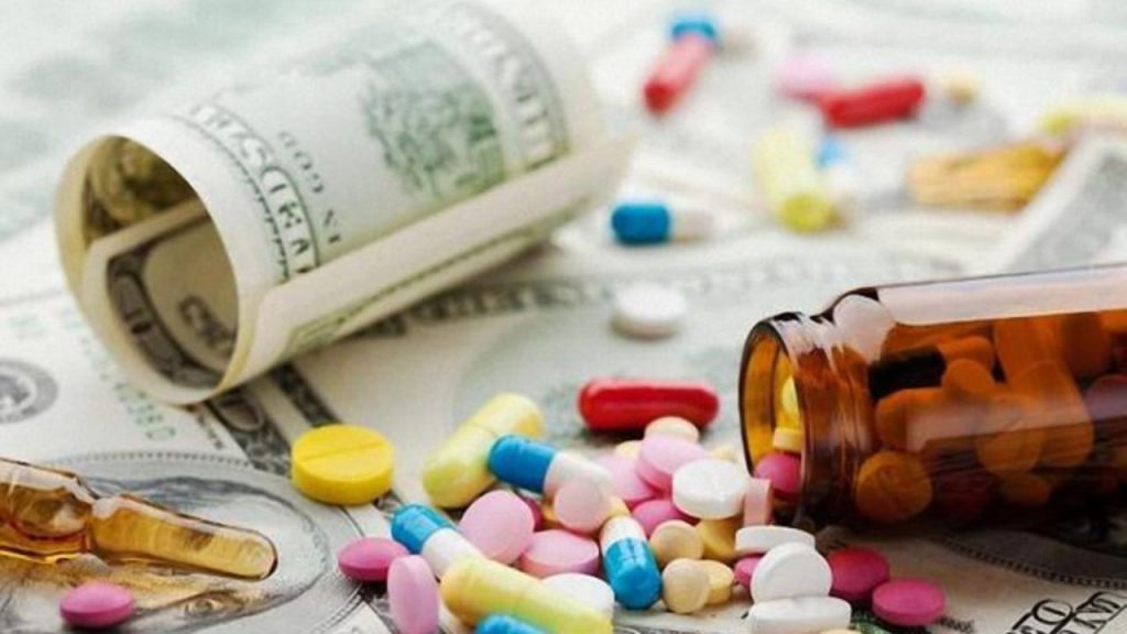 کاهش پرداختی از جیب بیماران با تخصیص ارز دارو به بیمه‌ها