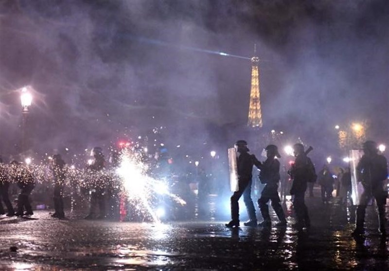 دهن‌کجی دولت فرانسه به مردم معترض و تشدید سرکوبگری/ افزایش سقف خواسته معترضان: ماکرون باید استعفا کند