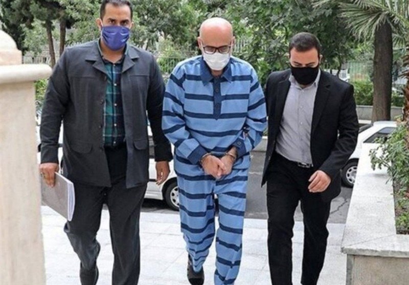 “اکبر طبری” برای گذراندن حداقل ۱۲.۵ سال حبس به زندان اوین بازگردانده شد