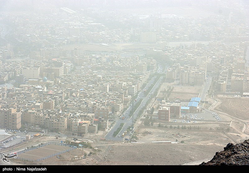 هوای ۱۲ ایستگاه تهران در وضعیت ناسالم/ هشدار وزارت بهداشت به بیماران