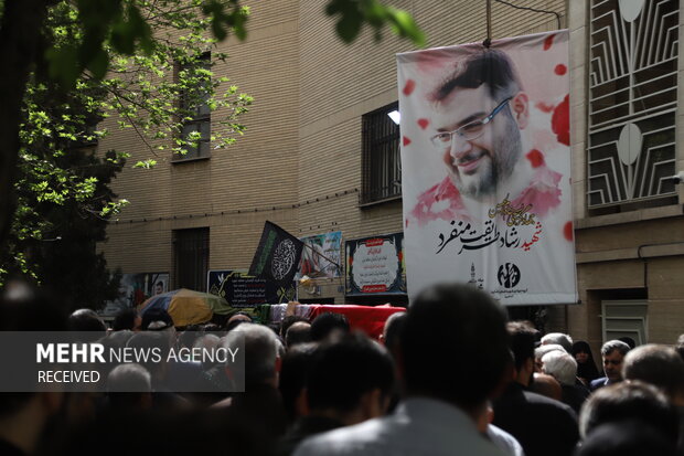 مراسم تشییع شهید طریقت منفرد برگزار شد