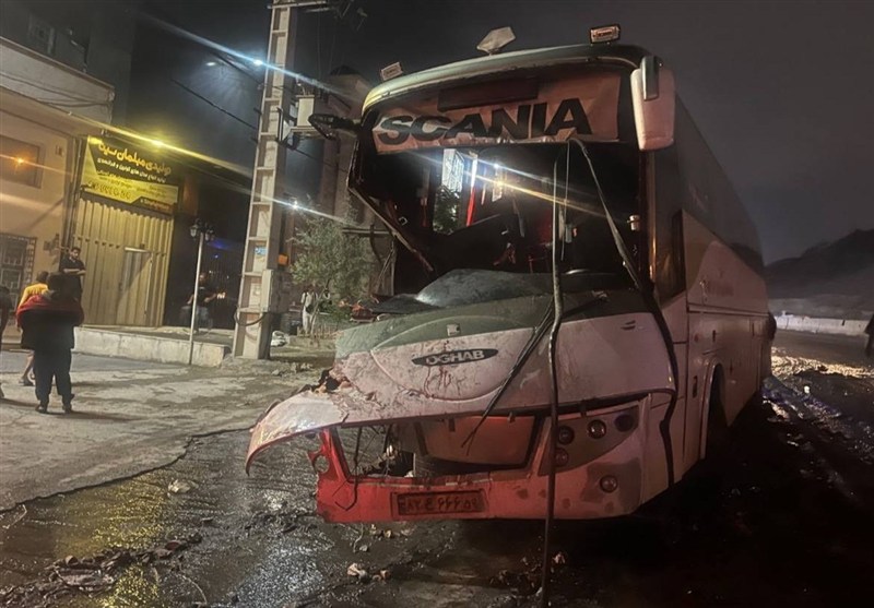 ۱۲ مصدوم در حادثه تصادف اتوبوس با کامیون در جاجرود