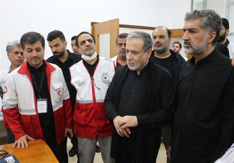 بازدید عراقچی از درمانگاه هلال‌احمر ایران در نجف