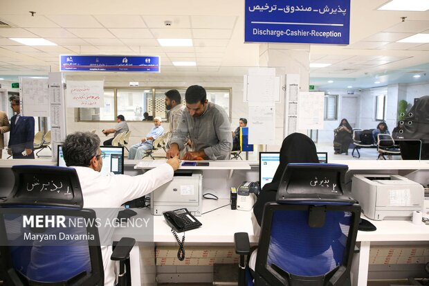 نظام سلامت در نگهداشت نیروها مشکل دارد